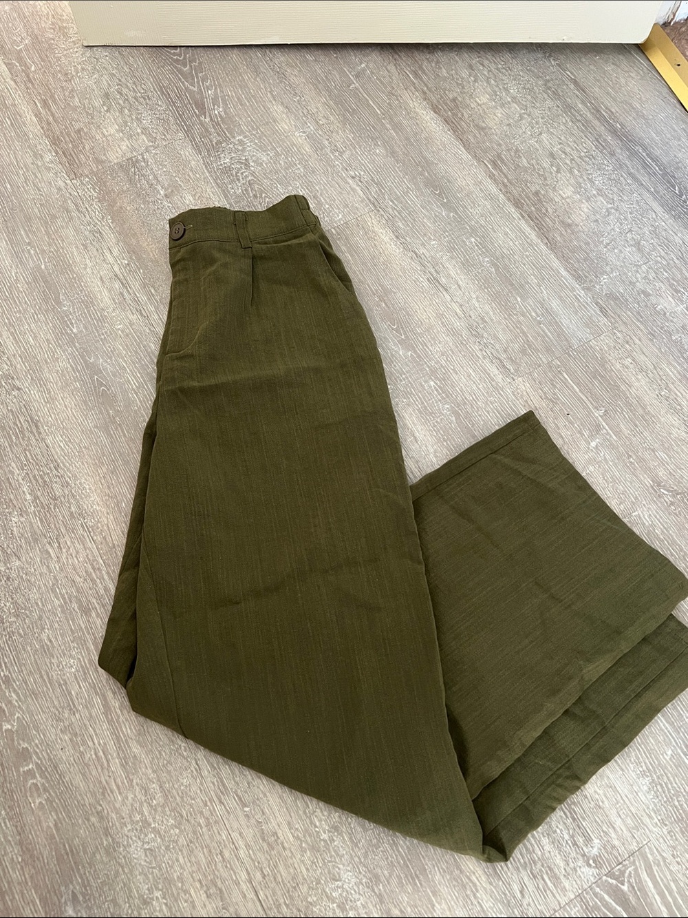 Green linen like dress pants